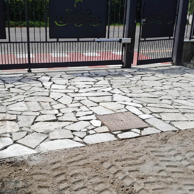 Pavimentazioni con Autobloccanti, sassi o beole a Fidenza